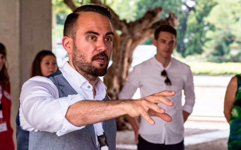 СМИ узнали о планах Маска построить спутниковую станцию в Британии