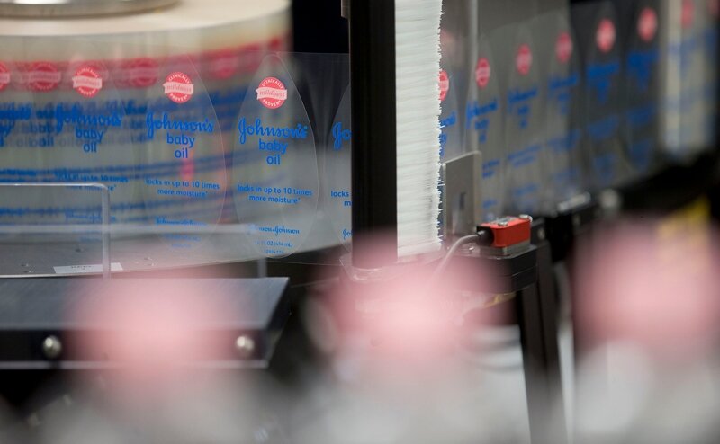 «Коммерсантъ» узнал о дефиците линз Acuvue в России