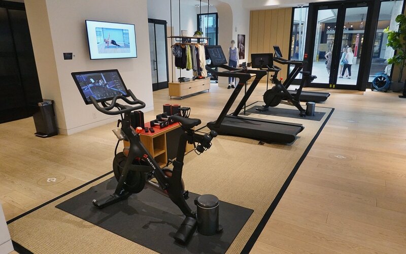 «Ведомости» сообщили о риске дефицита тренажеров в фитнес-клубах