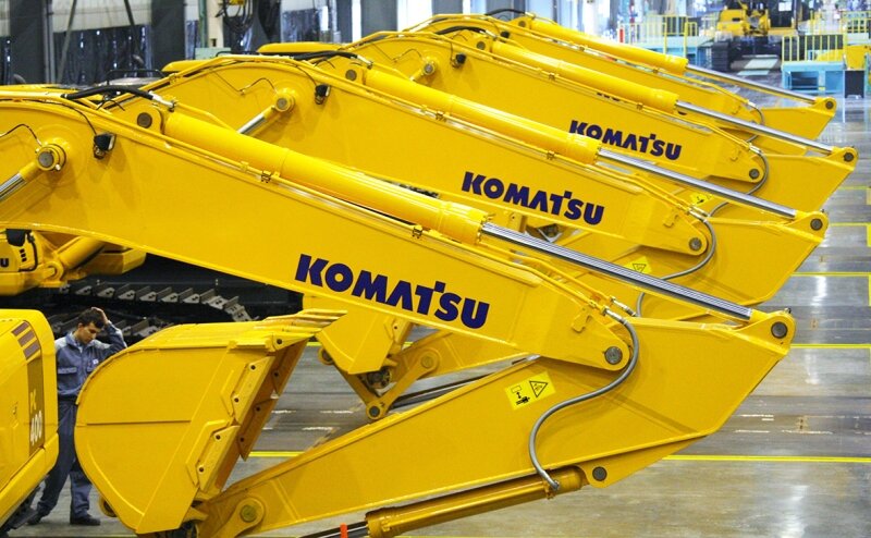 Komatsu приостановила производство на заводе в России