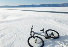 На Ольхоне закрыли ледовую переправу