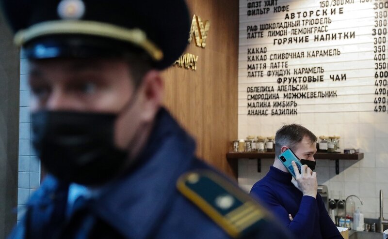 Путин поручил снизить регуляторную и административную нагрузку на бизнес