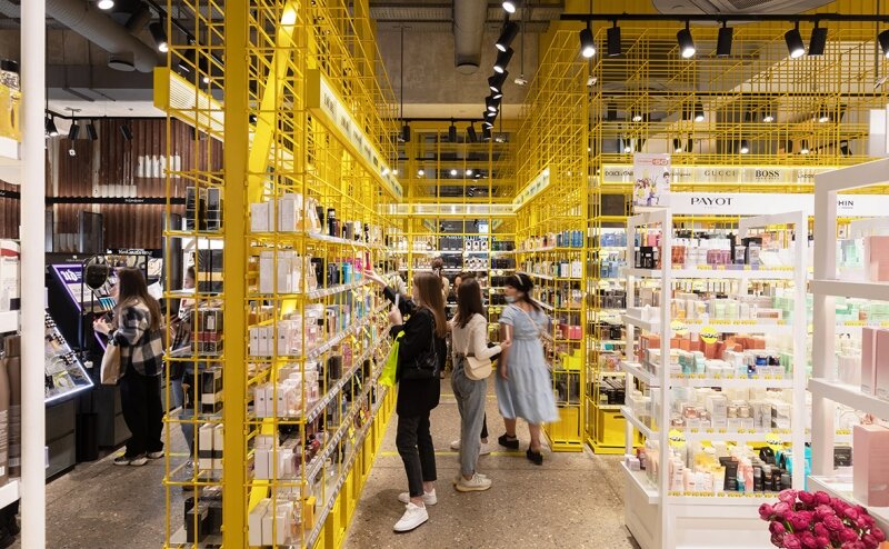 Сеть «Золотое яблоко» сделала вынужденный годовой запас косметики