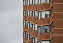 Спрос на небольшие квартиры в новостройках в России в 6 раз меньше предложения