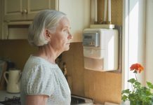 В России предложили полностью компенсировать оплату ЖКУ одиноким пенсионерам