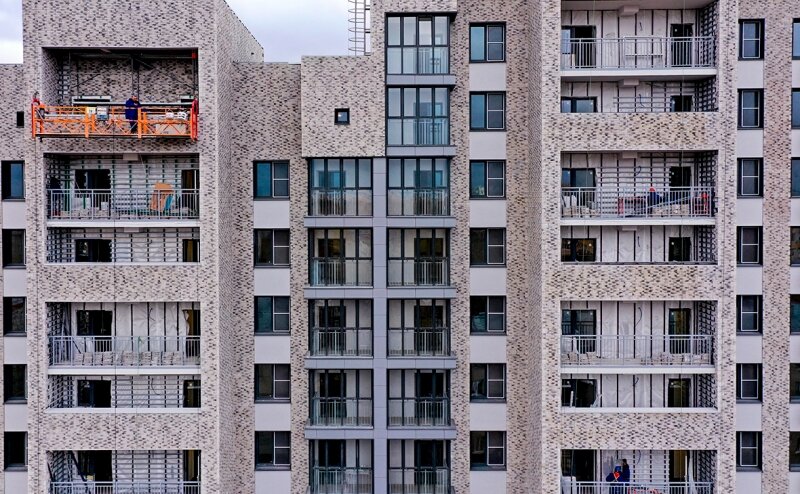 Власти предложили строить дома и школы по технологии «сталинок»