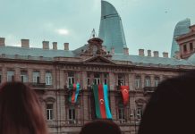 Азербайджан продлил карантинные ограничения