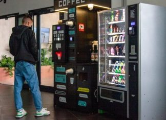 Бизнес c автоматом: почему в России рынок вендинга растет, а в Москве падает