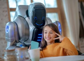 Человекоподобные роботы начали обслуживать пассажиров круизных лайнеров