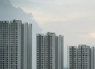 Четыре крупных банка снизили ставки по рыночной ипотеке