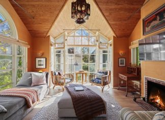 Дрю Бэрримор продаёт поместье середины XVIII века