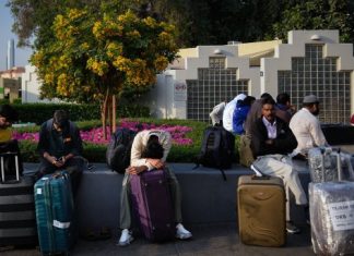 «Паника, плач, страх»: как туризм на Ближнем Востоке оказался на стопе