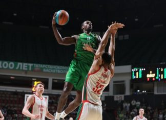 Потасовка одноклубников и разбитое лицо капитана: как УНИКС добивался победы над «Локомотивом»