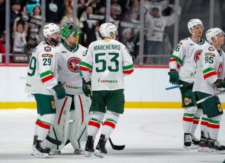 Прагматичный хоккей проиграл эмоциям: «Трактор» взял матч, «Ак Барс» ведет в серии