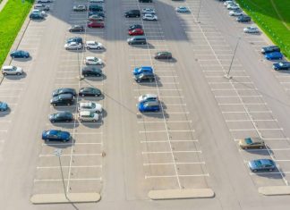 В аэропорту Геленджика открыли бесплатную парковку для многодетных