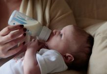 В России изменят правила провоза детского питания в самолетах