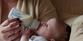 В России изменят правила провоза детского питания в самолетах