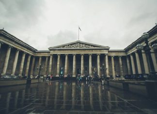 Великобритания может ввести платный вход в национальные музеи для иностранцев