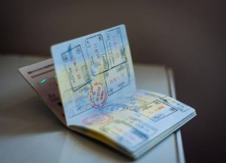 Великобритания переходит на электронные визы