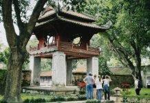 Вьетнам разрешил застрявшим туристам продлить визы на 30 дней