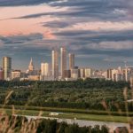 Каждая пятая вторичная квартира в Москве продаётся с долгами