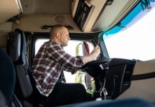 Крепче за баранку держись, шофер: водители грузовиков активно ищут работу