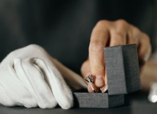 Меньше двух карат не предлагать: восстанавливается ли алмазно-бриллиантовая отрасль