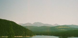 На Байкале стартовали продажи билетов на летние речные экскурсии