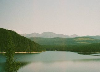 На Байкале стартовали продажи билетов на летние речные экскурсии