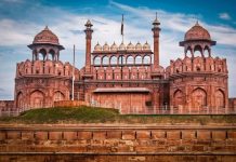 Россия и Индия обсуждают безвиз для тургрупп