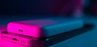 Сингапур ограничил провоз пауэрбанков в самолетах