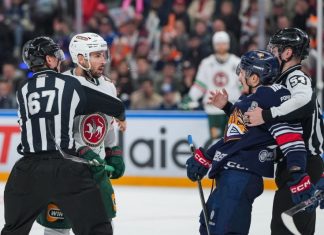 Сонные два периода, сюрприз Разина и смурфик из Казани: как «Металлург» сравнял счет в серии с «Ак Барсом»