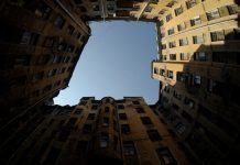 В России хотят выдавать сертификаты для расселения аварийного жилья