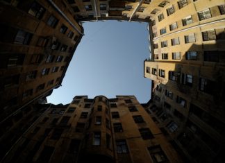 В России хотят выдавать сертификаты для расселения аварийного жилья