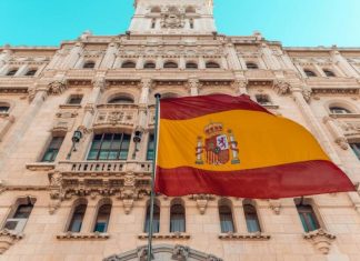 Визовый центр Испании в Москве начнет принимать документы на визы D