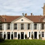 Во Франции продаётся поместье Карла Лагерфельда